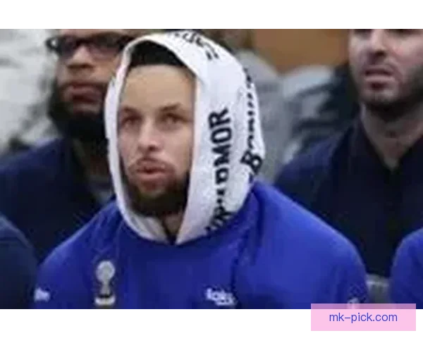 勇士官方：库里完成全队对抗训练 本周末将进行伤情重新评估